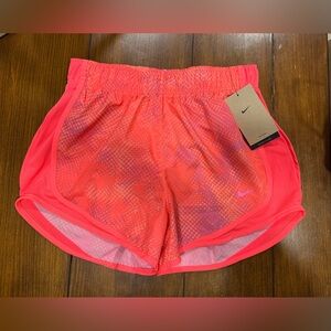NWT Women’s Nike Logo Dri-Fit Workout Running Shorts Size XS
